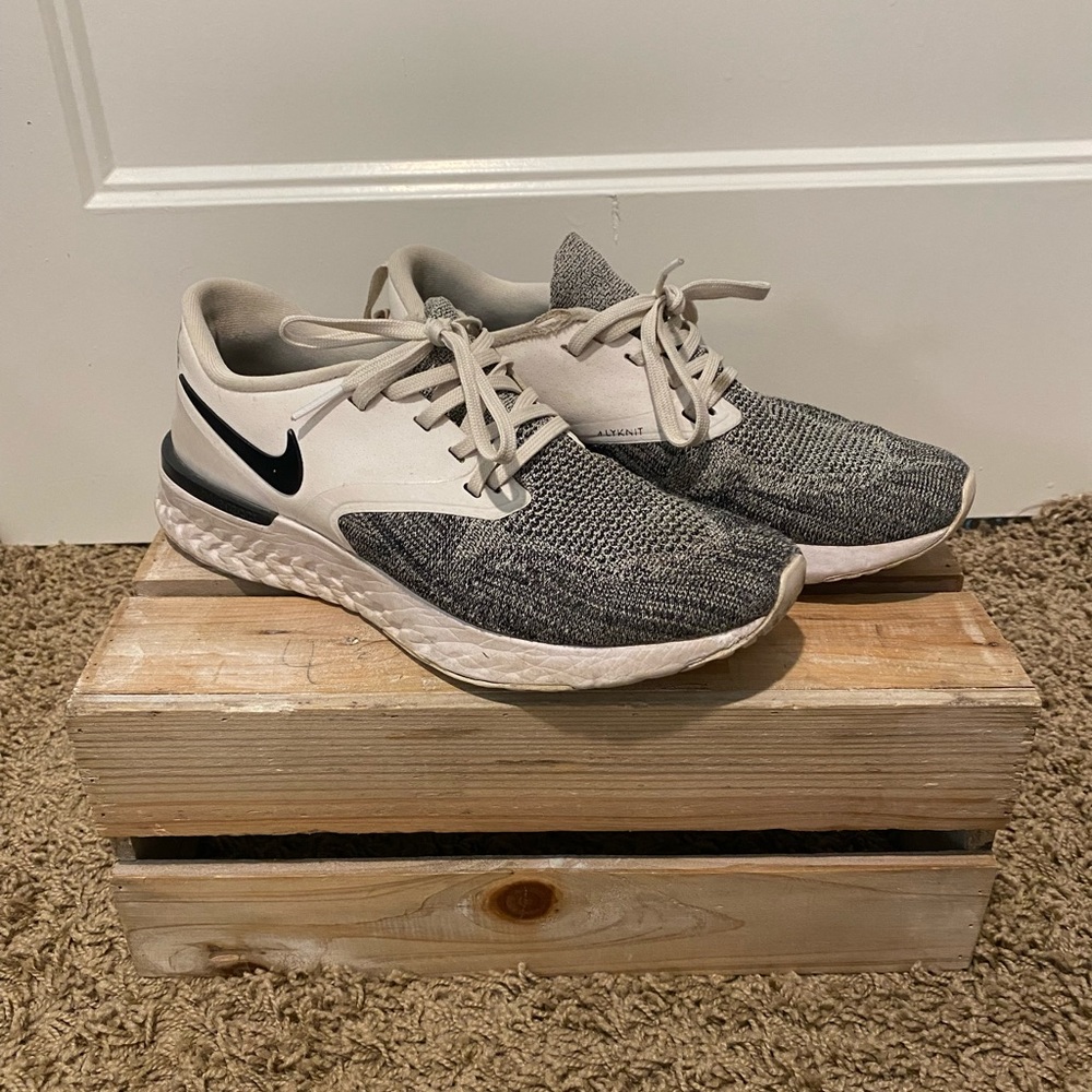 Nike Athletic Shoes, Size: 8.5